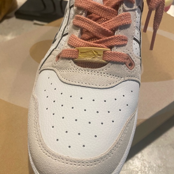 Asics Athletic shoes, White, Cream and Pink; Size 10 1/2 - Picture 5 of 5